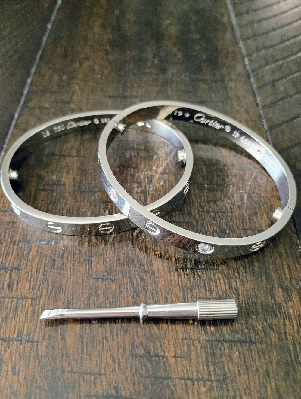 New Silver Tone Screw Motif Bangle Bracelet (Pair) Fashion Jewelry - Picture 2 of 7